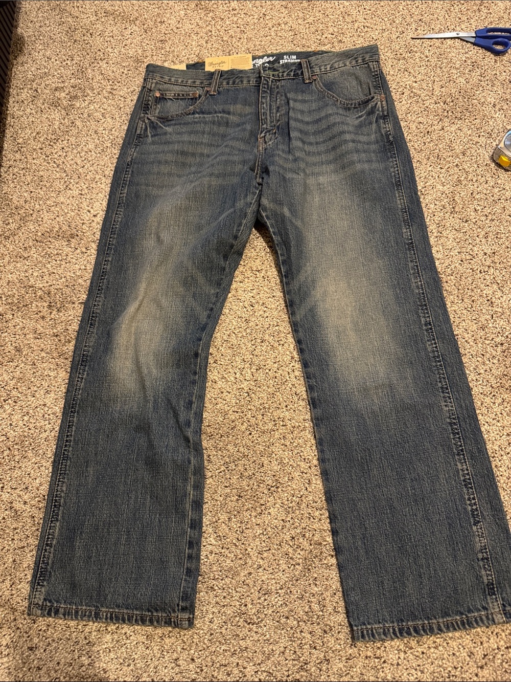 Wrangler Retro Men's Slim Straight Jeans in Faded Blue size 36x30